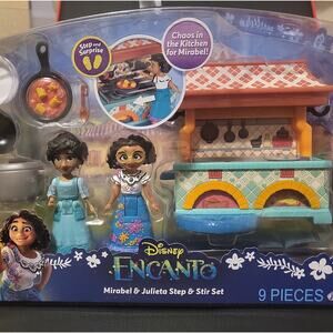 Disney Encanto Mirabel and Julieta Step & Stir Kitchen Set 9 Pieces Doll NEW